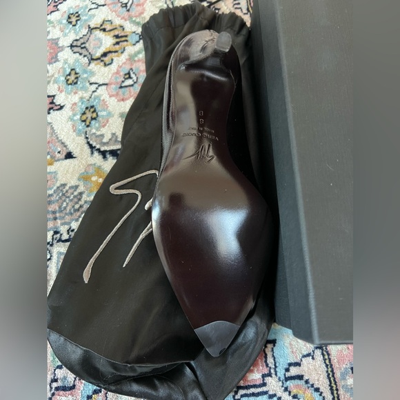 Giuseppe Zanotti Pumps - Size 8 - Picture 4 of 6